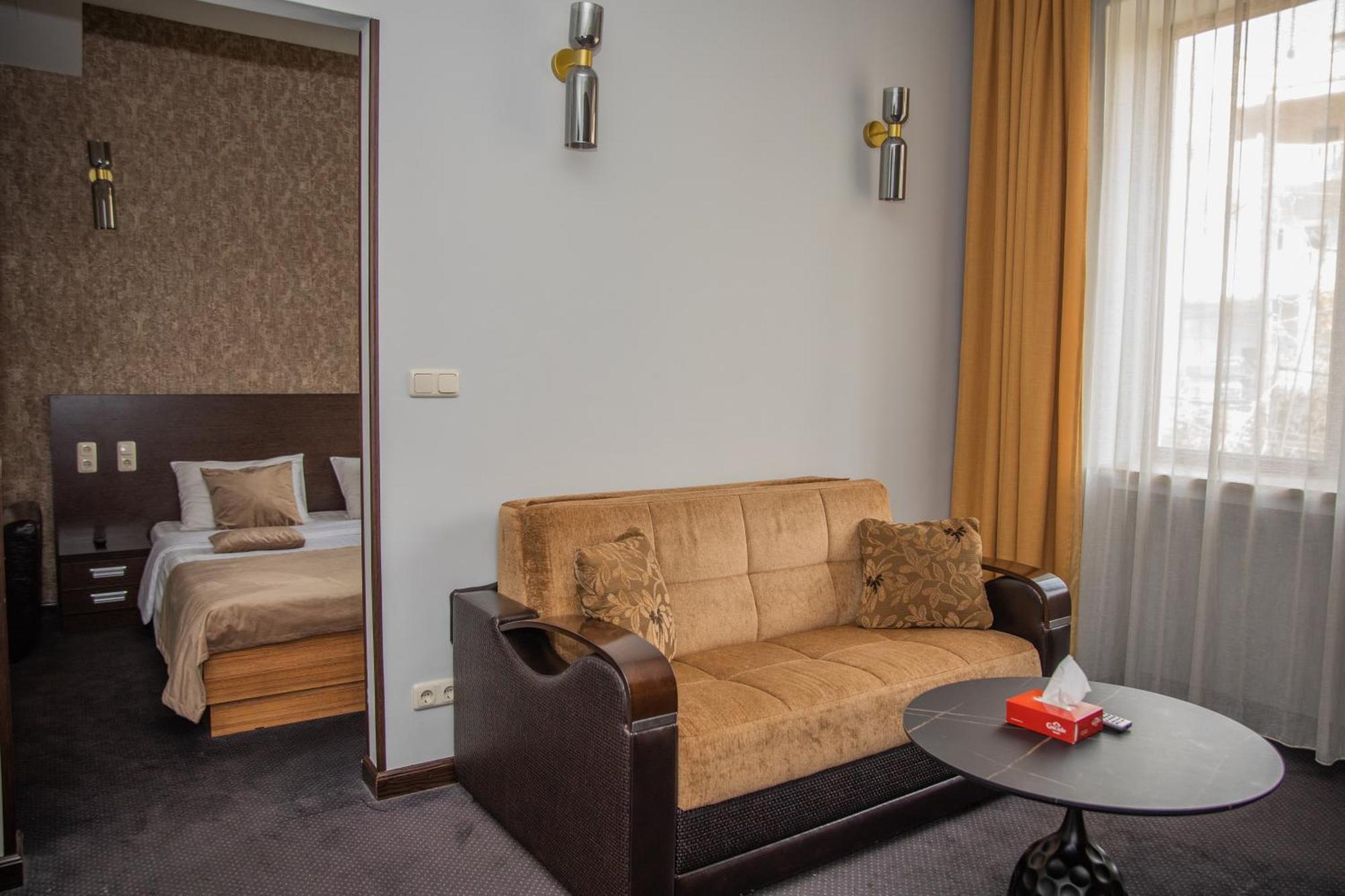Cascade Hotel Ереван Екстериор снимка
