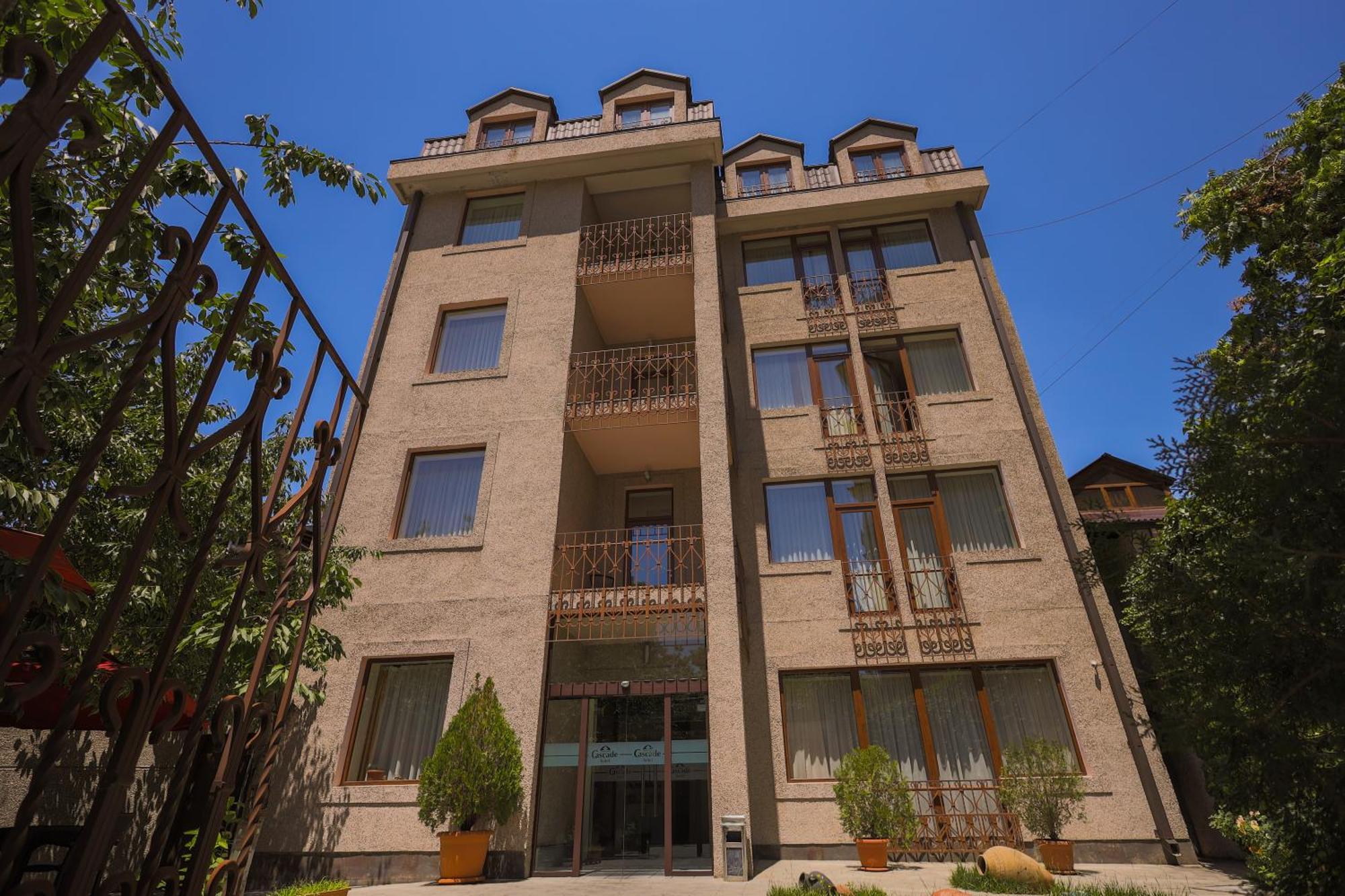 Cascade Hotel Ереван Екстериор снимка