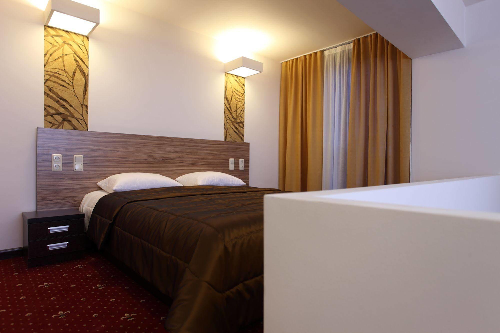 Cascade Hotel Ереван Екстериор снимка